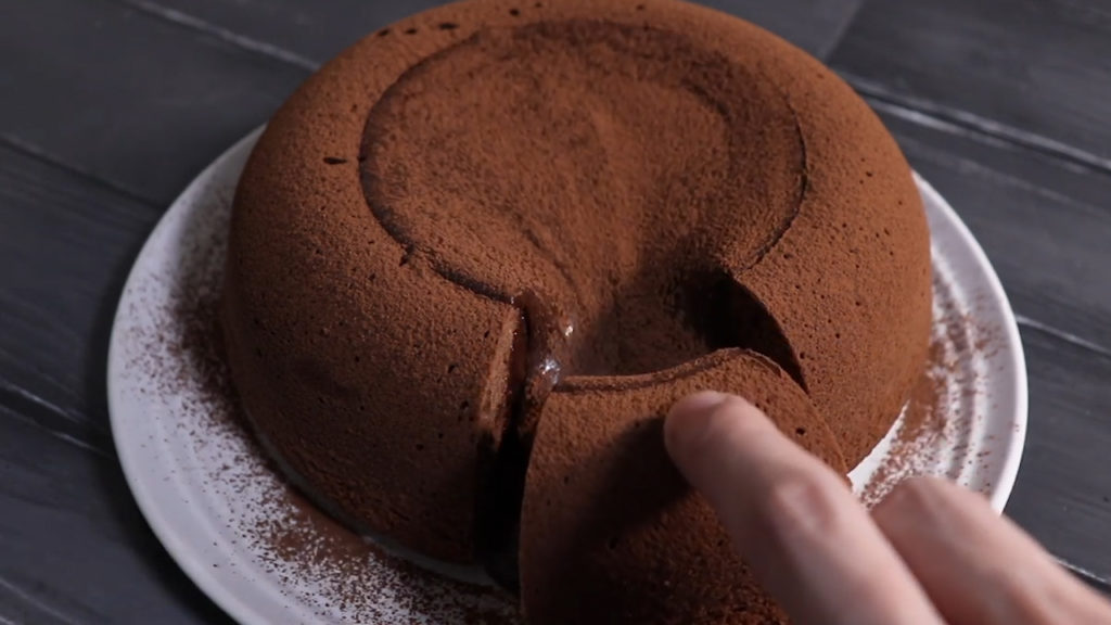 とろ りチョコが流れる 濃厚チョコレートケーキの作り方 動画あり お菓子作りのネコノメカフェ Nekonome Cafe